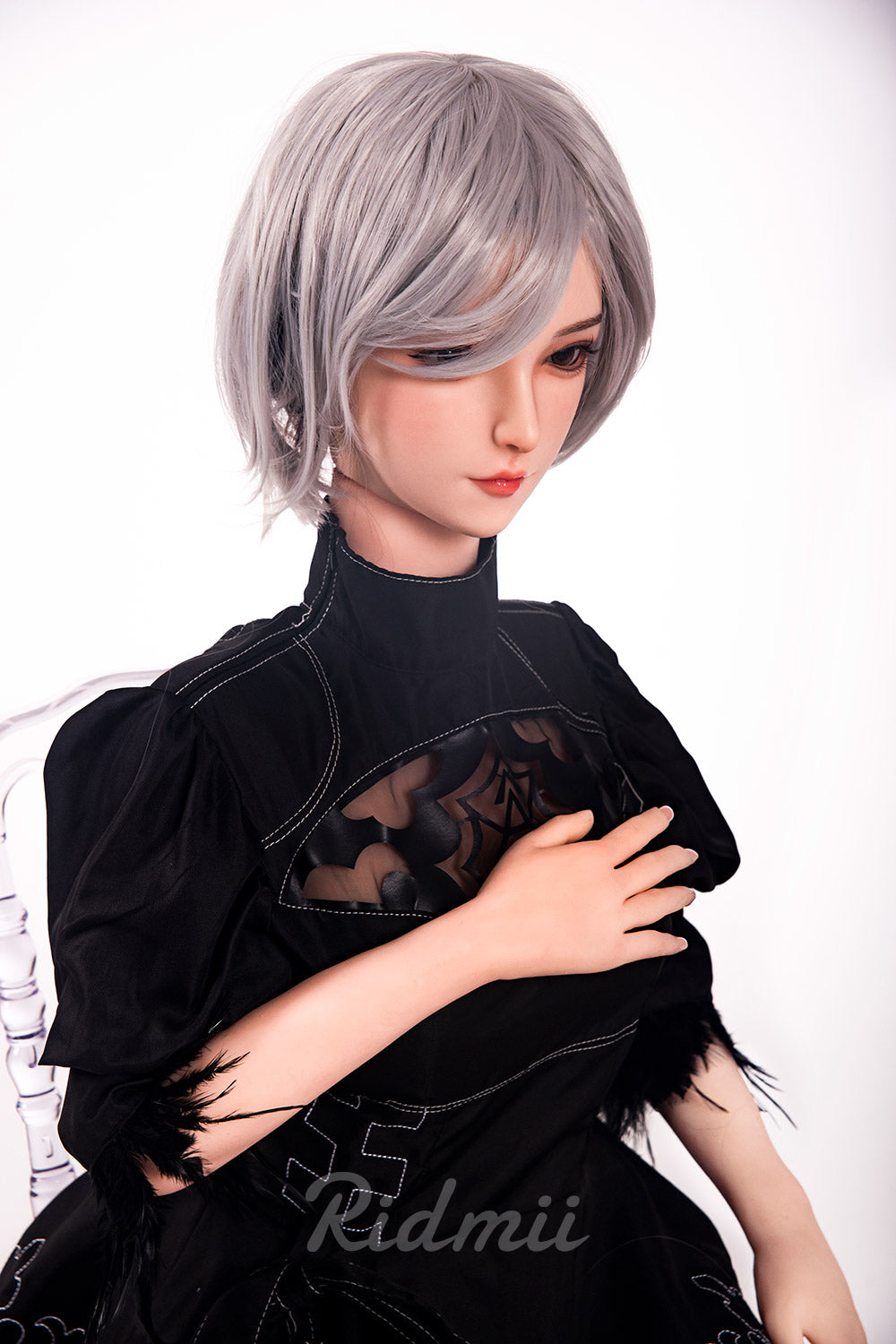 Momo - Silver Android Muse (5'4" Velvet Soft TPE)